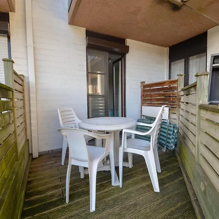 Plaza G 1601 With An Attached Garden Daire